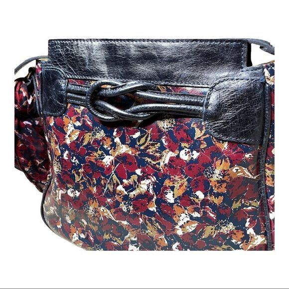 NEW Patricia Nash Scarlet Bloom Antilly Leather Sling Bag Navy Floral Crossbody - Picture 6 of 14